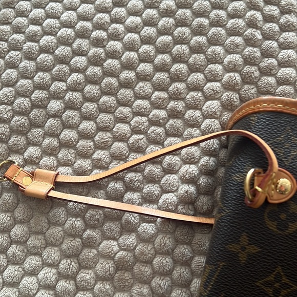 Authentic 🌼Louis Vuitton 🌼Neverful bag MM Reasonable offers please - Picture 3 of 14